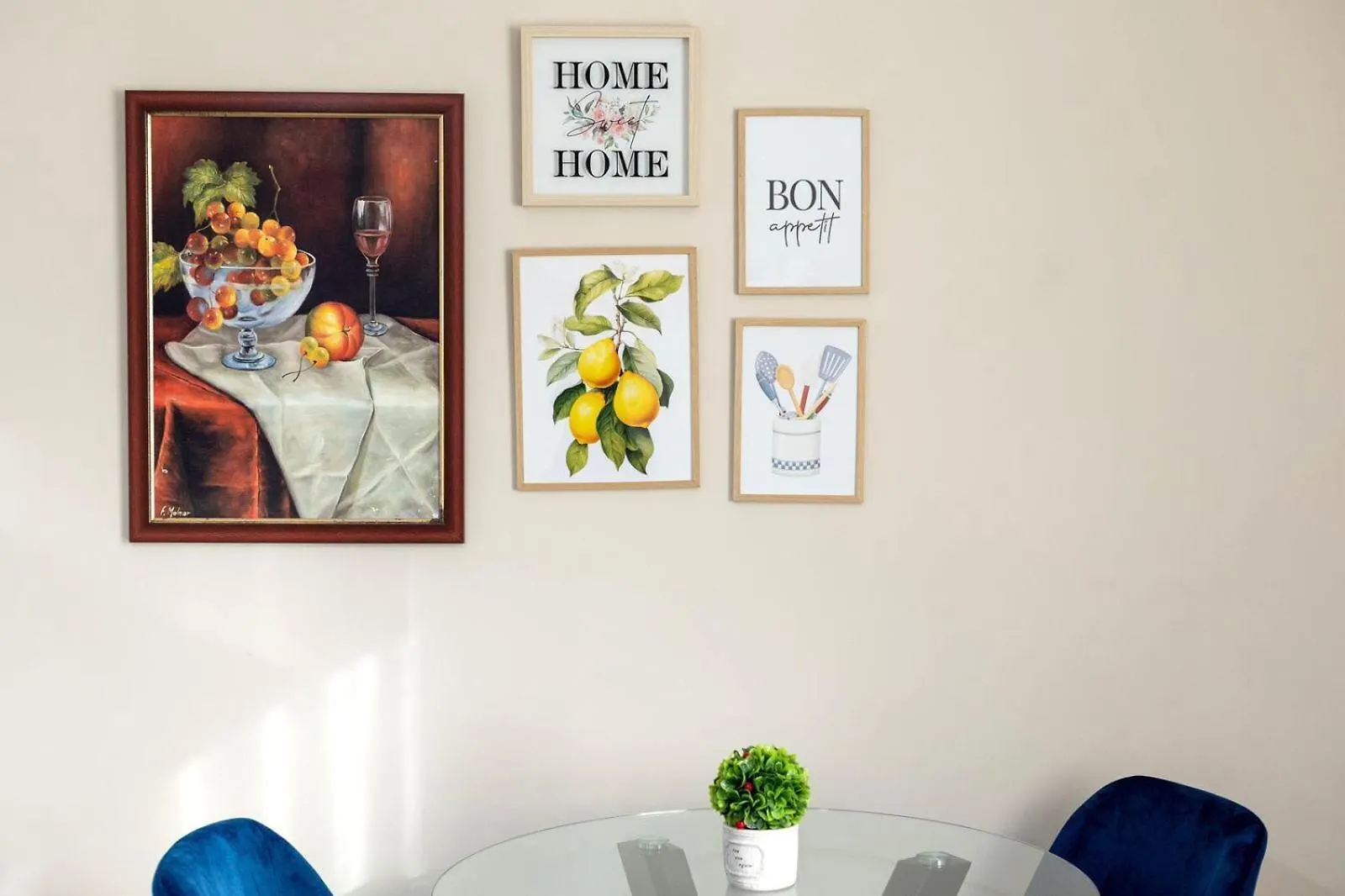 Cozy Flat Near Air Albania Stadium 1 Tirana Apartment